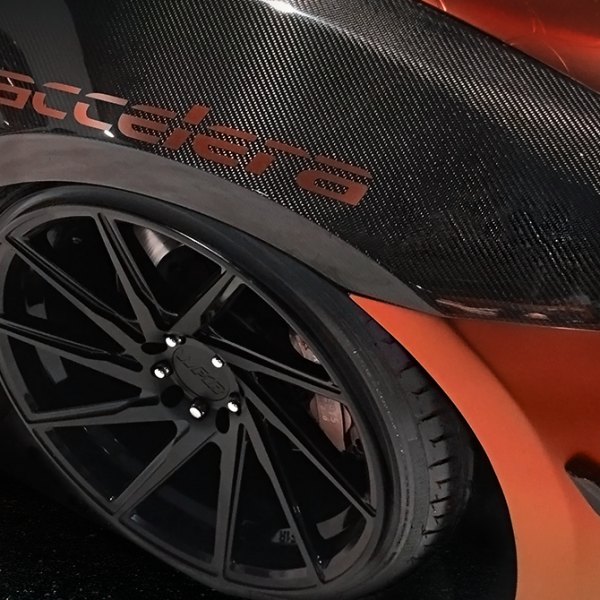 ACCELERA® - PHI R On Ford Mustang