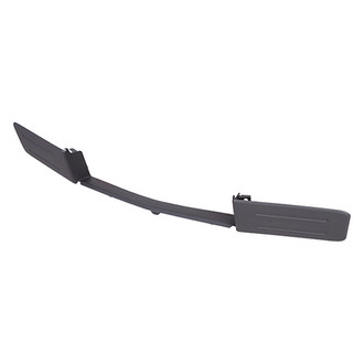 Alzare® GM1087253 - Front Bumper Filler (Standard Line)