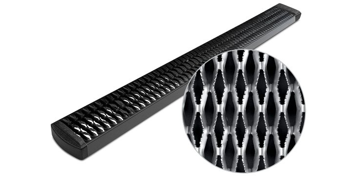 Running Boards For Maximum Grip / Removal Of Muck