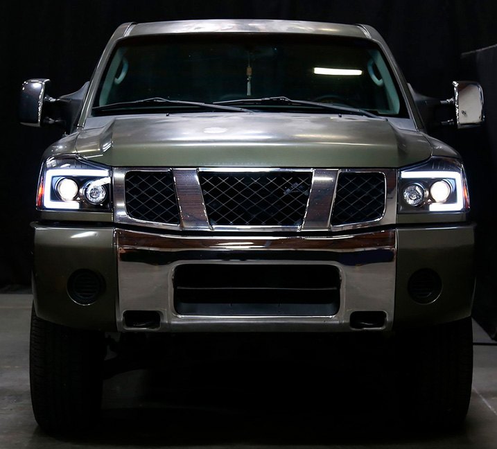 2006 nissan on sale titan headlights