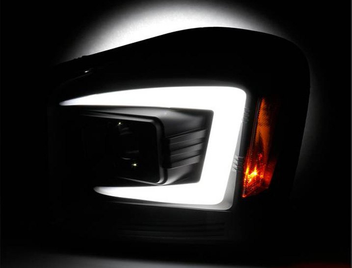 Customize Your 0406 Dodge Durango with New Spyder Projector Headlights