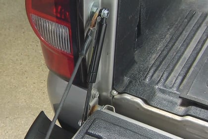 Dee Zee® - Tailgate Assist Installation Video
