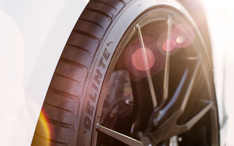 Delinte D7 Tire On Aston Martin