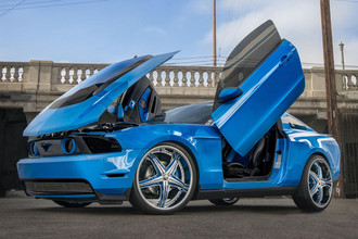 Reflection X Chrome Blue Inserts on Ford Mustang
