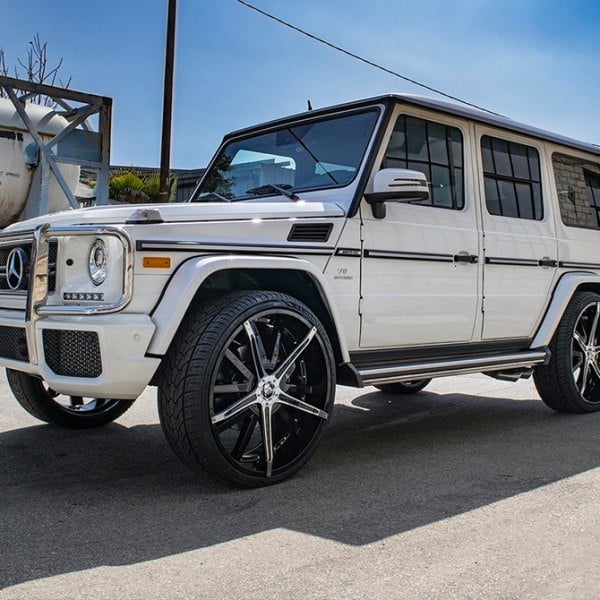 DIABLO® - Dagger Black on Mercedes G Wagon