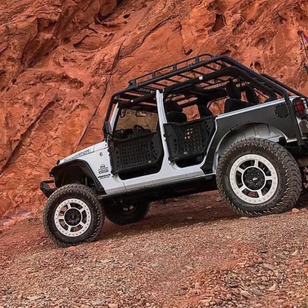 DIRTY LIFE® - DT 2 Matte Black White Beadlock Jeep Wrangler