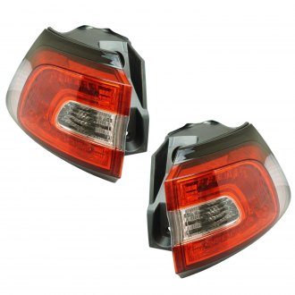 DIY Solutions® - Driver and Passenger Side Replacement Tail Lights