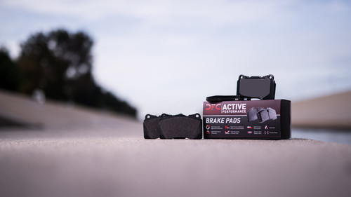 Dynamic Friction Active Performance Bremsbeläge Low Metallic – Frontset 1115-0866-00, Für Hohe Bremsleistung & Pedalgefühl