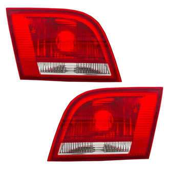 Eagle Eyes® - Driver and Passenger Side Inner Replacement Tail Lights (Standard Line)