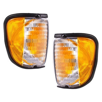 Eagle Eyes® - Driver Side Replacement Turn Signal/Corner Light Set (Standard Line)