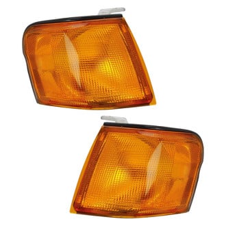 Eagle Eyes® - Driver Side Replacement Turn Signal/Corner Light Set (Standard Line)