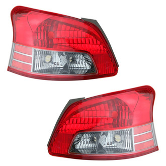Eagle Eyes® - Driver and Passenger Side Replacement Tail Light Lens and Housings (Standard Line)