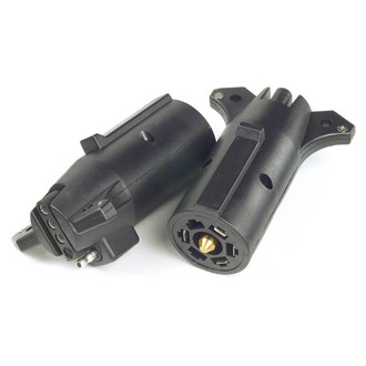 Grote® - Step Down R.V. Adapter