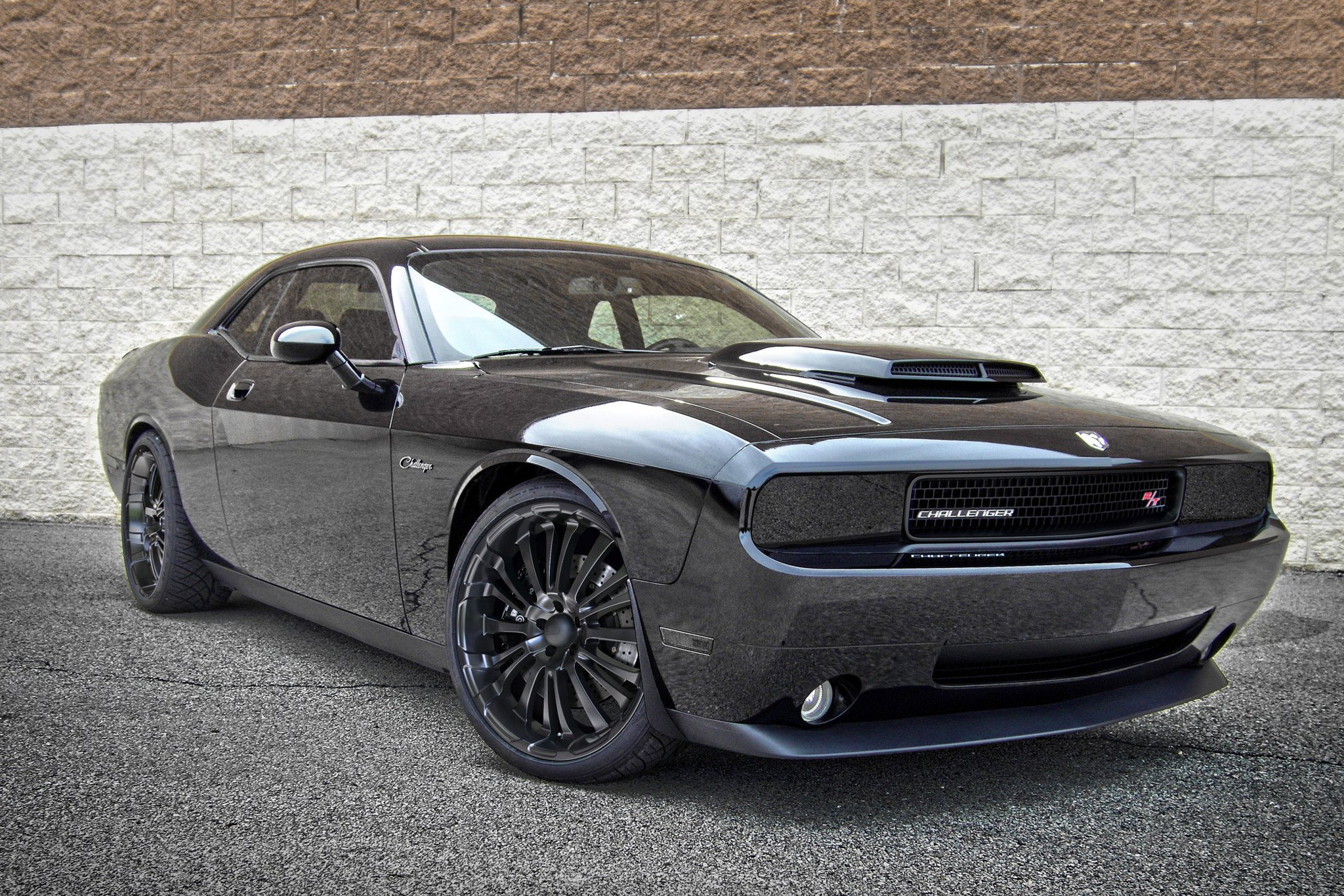 HD® - BLACKOUT On Challenger