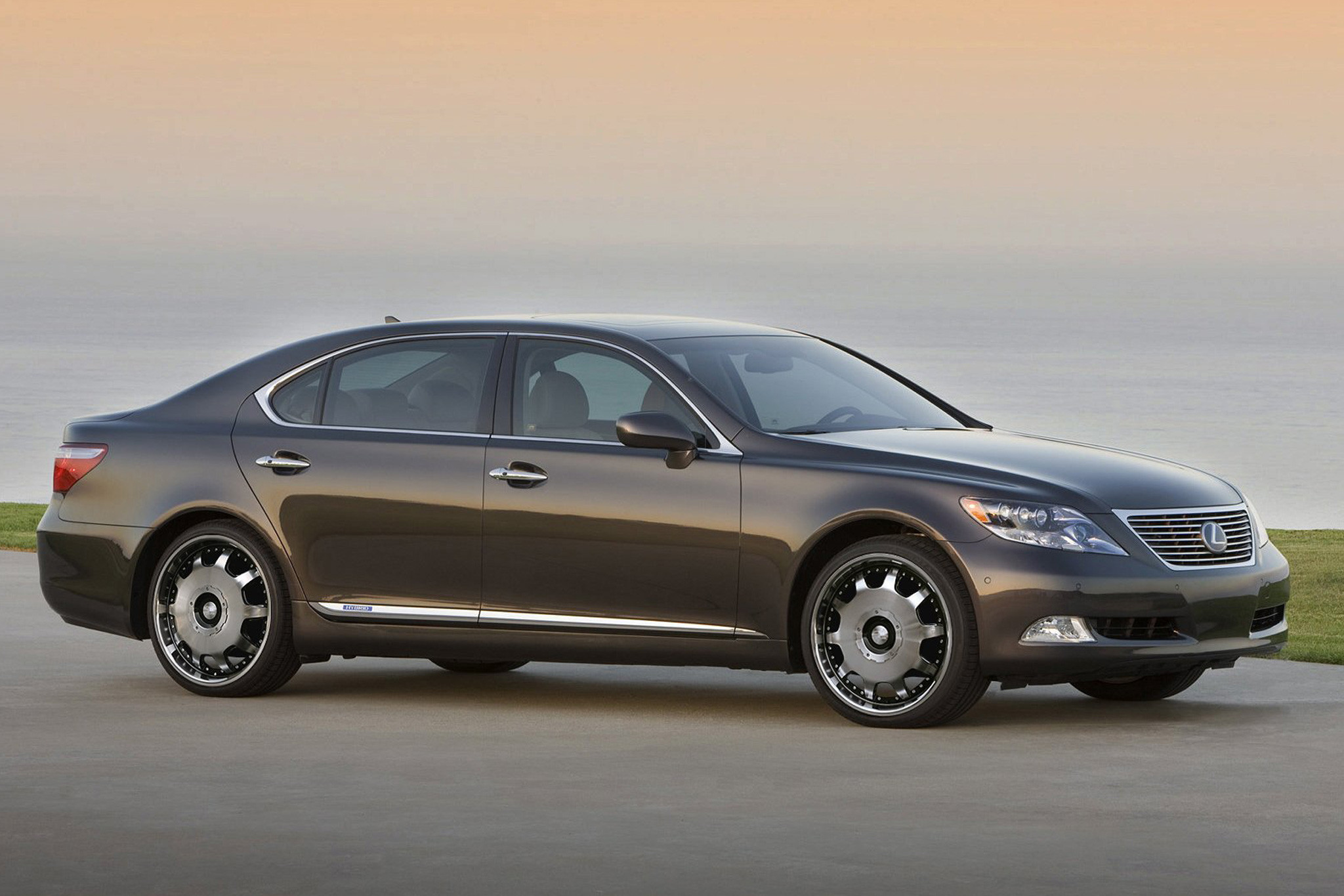HD® - LADECA On Lexus