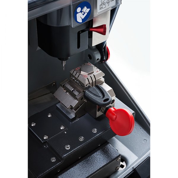 Ilco® - Futura™ 01VA Edge Cut Auto Clamp for Key Machine