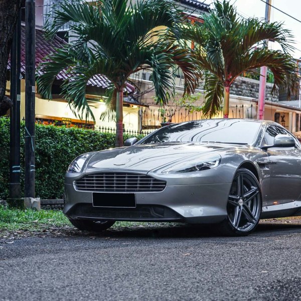 Custom Grille on Aston Martin - Photo by Vossen