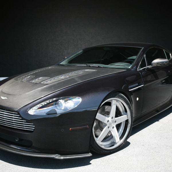 Aston Martin Vantage With Carbon Fiber Accents - Photo by Exclusive Motoring
