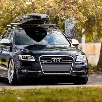 Black Audi Q5 with Thule Roof Rack - Photo by Vossen
