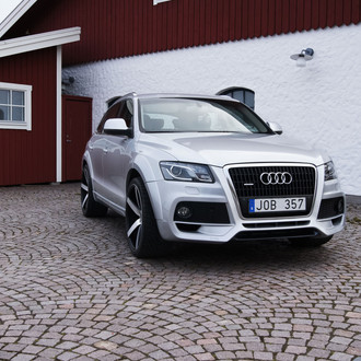 Silver Audi Q5 with Custom Front Bumper - Photo by Vossen