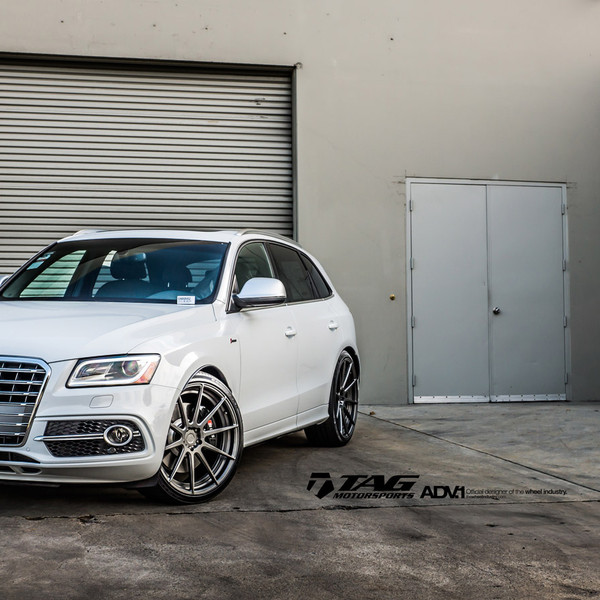 White Audi SQ5 with Custom Bumper Guard - Photo by ADV.1