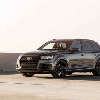 Aftermarket Bumper Guard on Gray Audi Q5 - Photo by Vossen