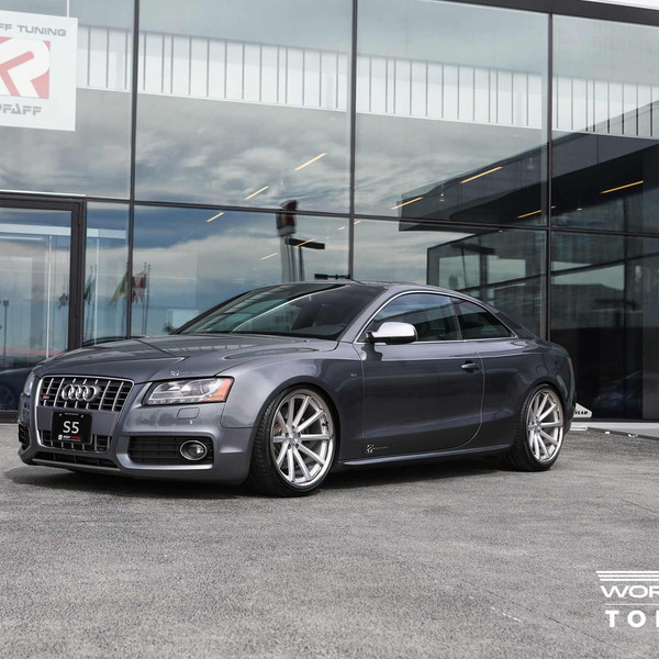 Custom Utopia Blue Metallic Audi S5 V8 - Photo by Vossen