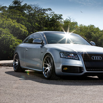 Silver Metallic Audi S5 Goes Through Stylish Transformation