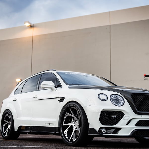 Blacked Out Mesh Grille on White Bentley Bentayga - Photo by Rennen International