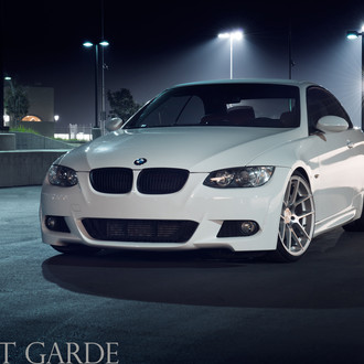 Extremely Stylish White Convertible BMW 3-Series Upgraded by Aftermarket Goodies
