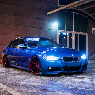 Front Bumper with Fog Lights on Blue BMW 3-Series - Photo by JR Wheels