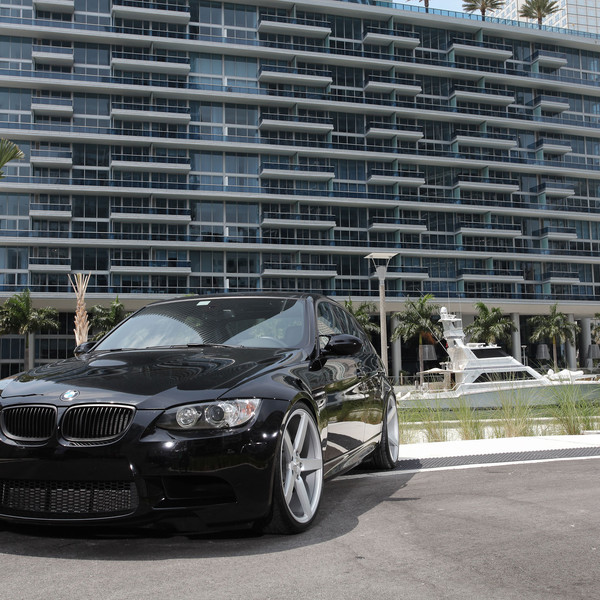 Blacked Out Grille on Custom BMW 3-Series - Photo by Vossen