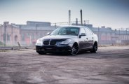 Hiper Black JR Wheels Giving BMW 5-Series a Mysterious Appearanc