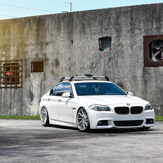 Base Rack System on Lowered White BMW 5-Series - Photo by Vossen