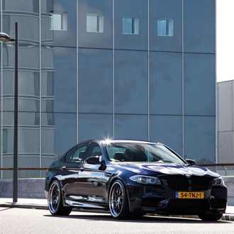 Blacked Out Grille Reveals Beasty Nature of BMW 5-Series