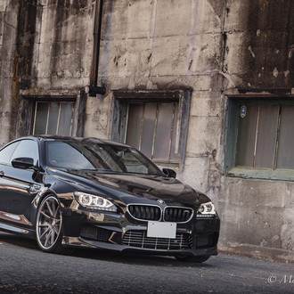 Beefy BMW M6 on Deep Concave Rims with Polished Lips - Photo by Avant Garde