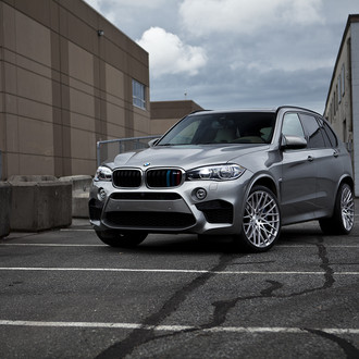 Blending in and Standing Out: Gray BMW X5 Gets Proper Tuning Parts