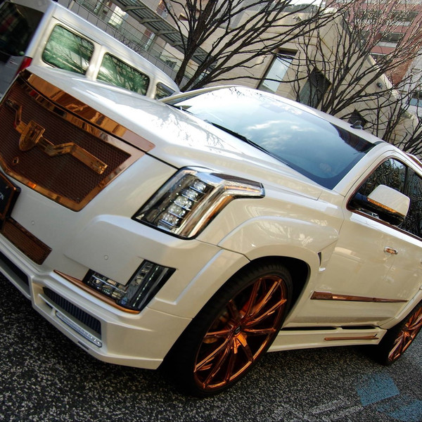Cadillace Escalade luxury customization - Photo by Lexani