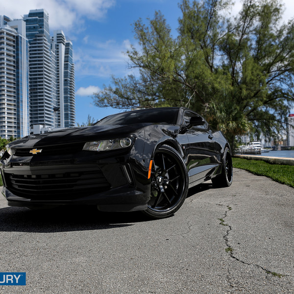 Staggered XO Athens Custom Rims on 6th gen Camaro - Photo by XO Luxury