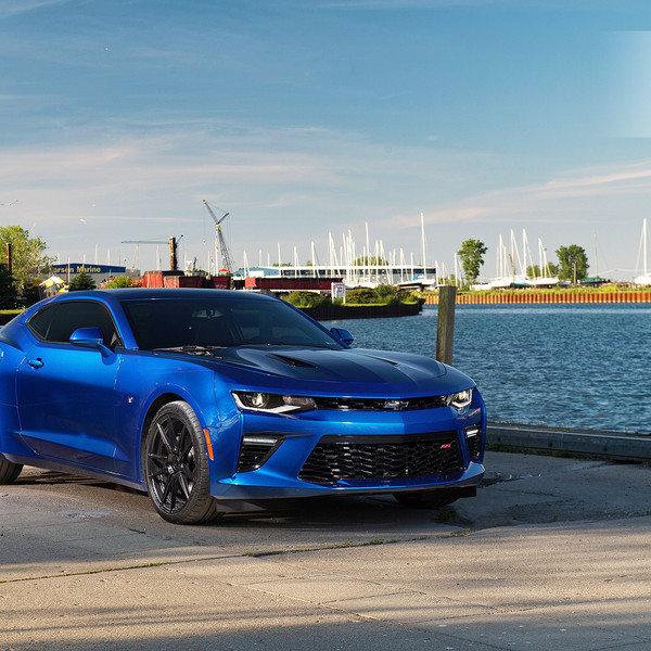 Electric Blue Chevy Camaro SS on Black Rohana RF3 Wheels - Photo by Rohana Wheels