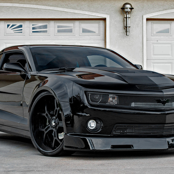 Full face mesh grille on Chevy Camaro SS - Photo by Corey Davis