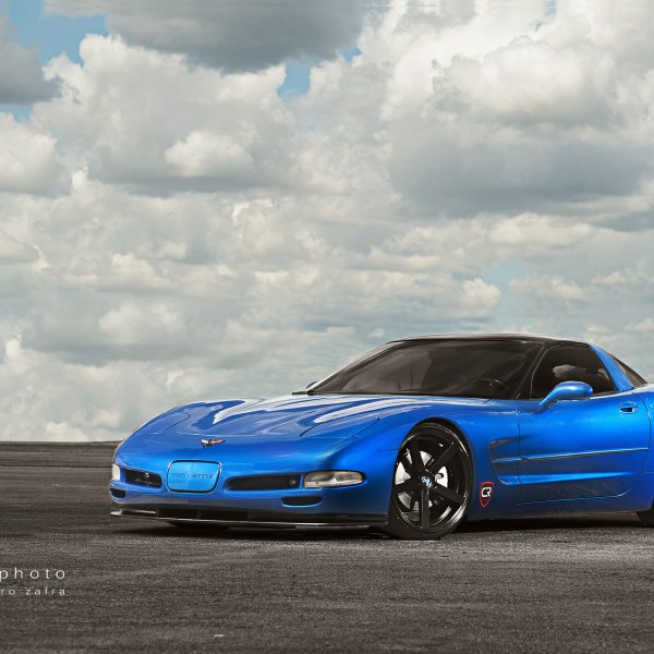 Custom Front Lip on Blue Chevy Corvette - Photo by zandbox