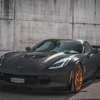 Custom Vented Hood on Matte Black Chevy Corvette - Photo by cartech.ch