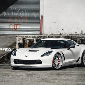 Stunning Design of White Corvette Accentuated With Contrasting Black Body Details