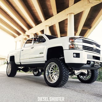 Royal Look Chevy Silverado on Chrome Wheels