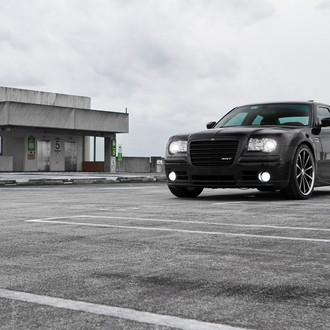 Custom Black Billet Grille on Chrysler 300 SRT - Photo by Vossen