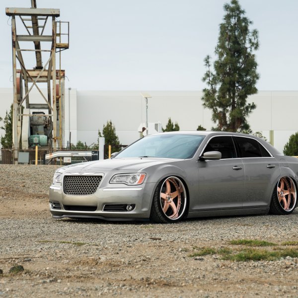 Gray Chrysler 300 with Chrome Mesh Grille - Photo by Avant Garde Wheels