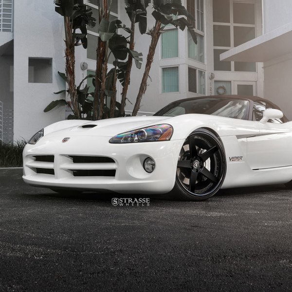 Front Bumper with Fog Lights on White Dodge Viper - Photo by Strasse Forged