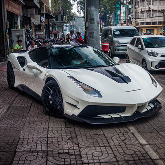Body Kit Taking the Looks of White Ferrari 458 to Extreme