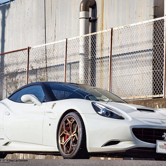 Custom Vented Hood on White Ferrari California - Photo by Vellano